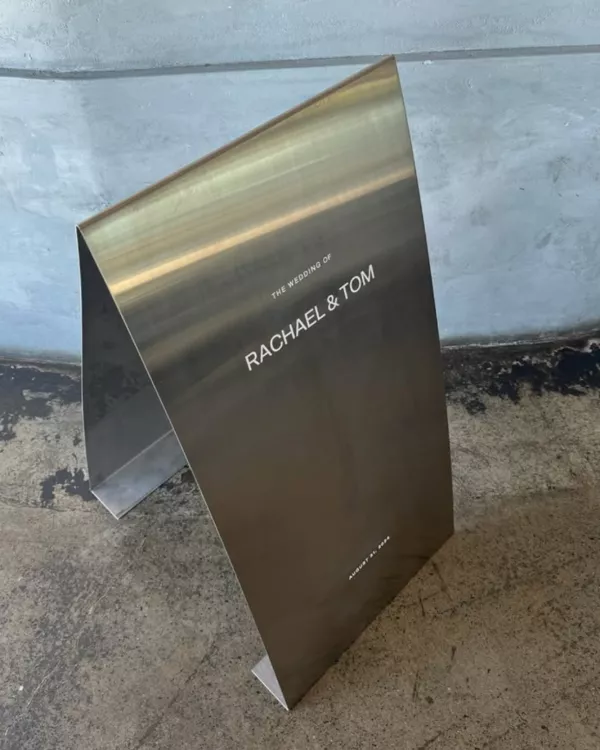 30 Unique Wedding Welcome Sign Ideas For a Stylish First Impression