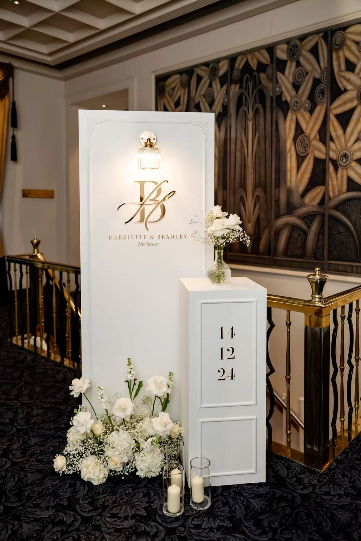 Timeless white and gold wedding welcome sign