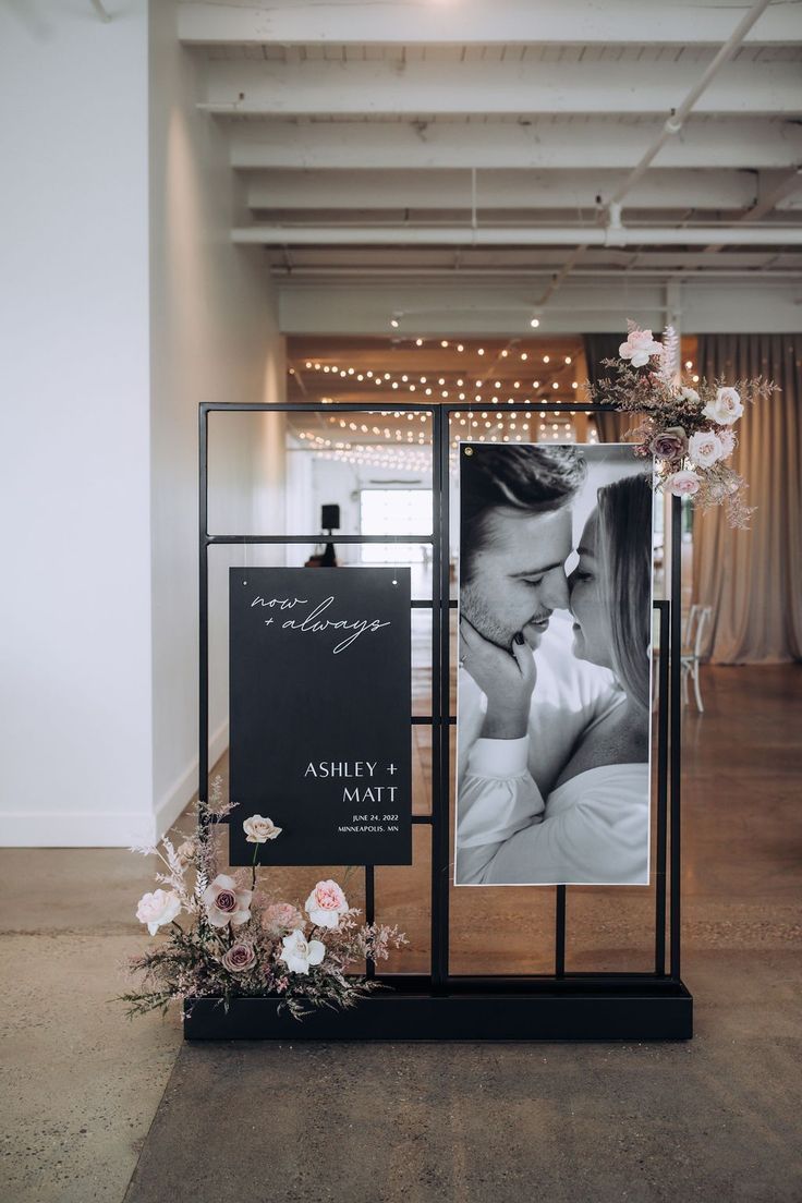 Modern Black & White Wedding Welcome Sign