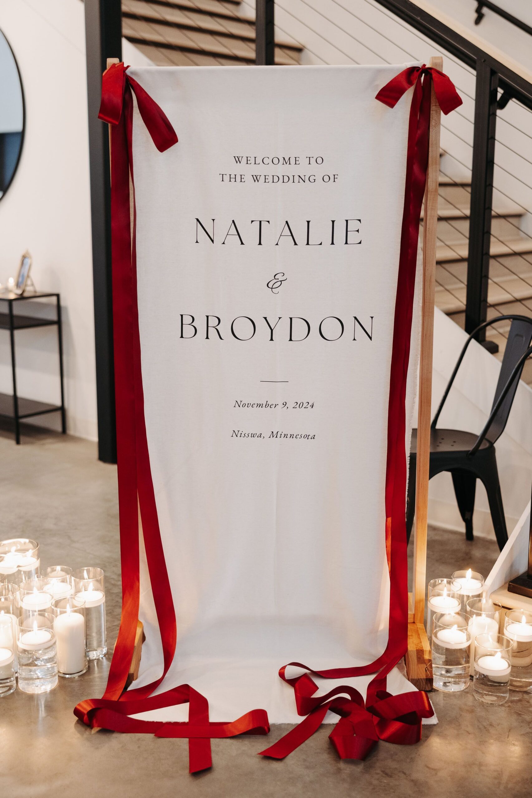 Red Ribbons, glowy Candles, and Beautiful Bows: Romantic Wedding Decor