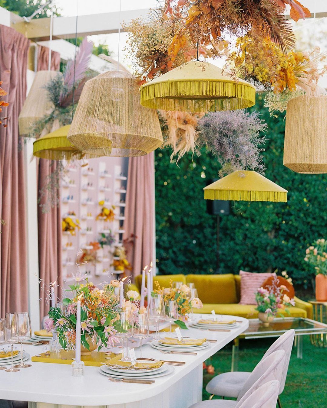 55 Bold Summer Wedding Tables We’re Loving At The Moment