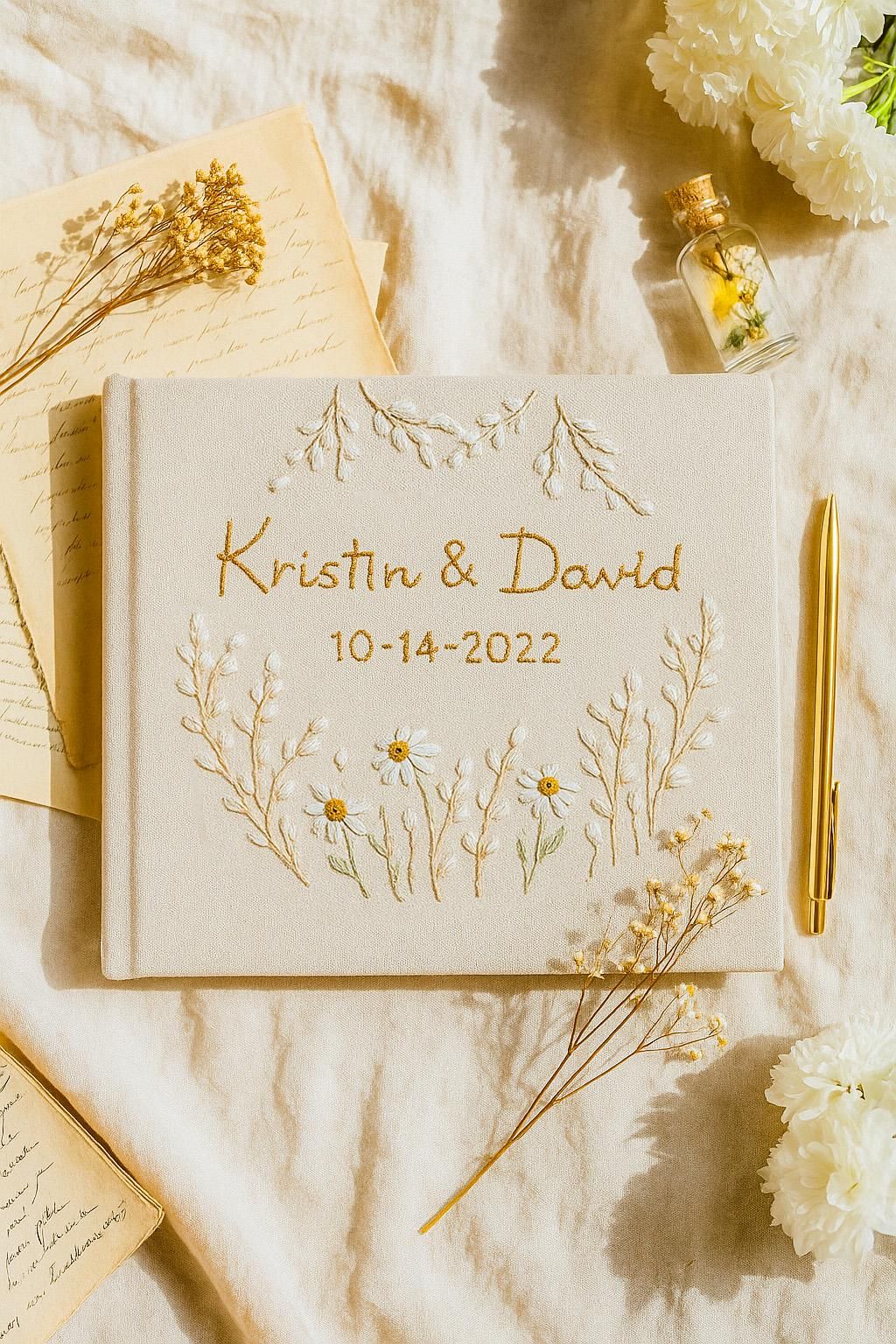 Livre d’or de mariage avec broderie de fleurs, Idée de livre d’or de mariage floral fait main, Livre souvenir en lin personnalisé, Cadeau de mariage unique fait main