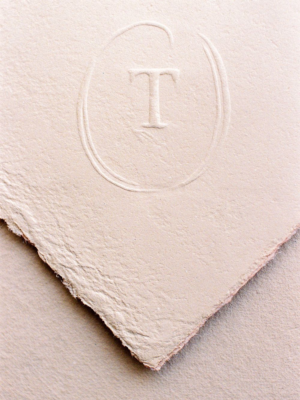 English Countryside Bridal Session by Angelika Krinke | Wedding Sparrow