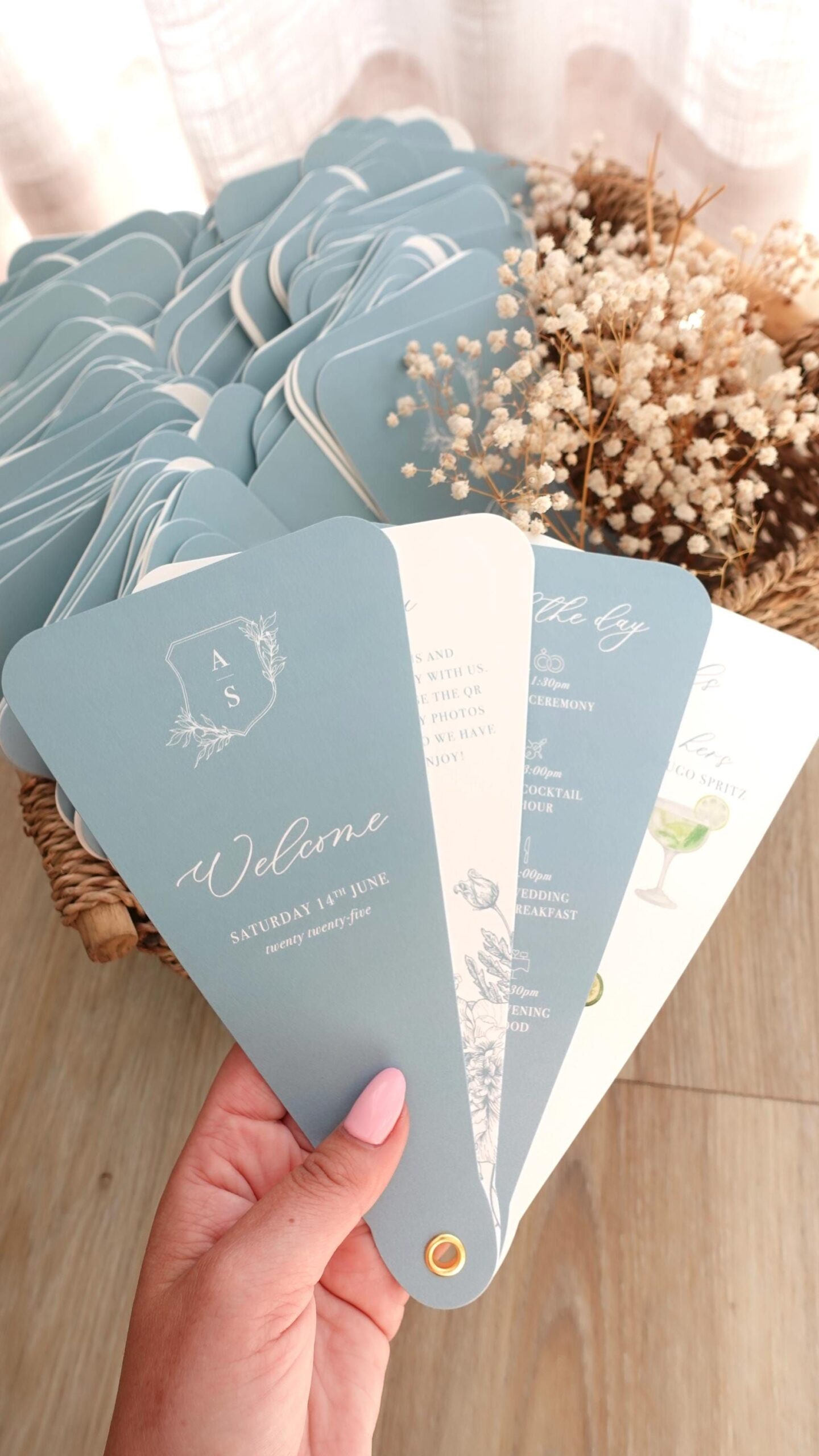 Éventail de mariage 4 panneaux pour invités, cadeau du jour, entièrement personnalisable avec oeillet doré